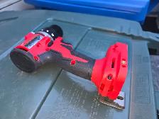 Milwaukee M18 18V Li-Ion Brushless Cordless 1/2' Compact Drill - Photo 5