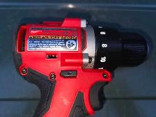 Milwaukee M18 18V Li-Ion Brushless Cordless 1/2' Compact Drill - Photo 6