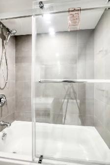renovated studio apartment near Parc Jeanne-Mance - ID 3938 - Photo 9