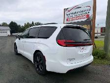 2025 Chrysler Pacifica Limited S CLEAN CARFAX CERTIFIED - Photo 4