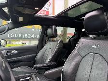 2025 Chrysler Pacifica Limited S CLEAN CARFAX CERTIFIED - Photo 12