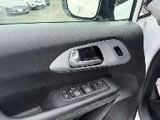 2025 Chrysler Pacifica Limited S CLEAN CARFAX CERTIFIED - Photo 13