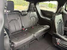 2025 Chrysler Pacifica Limited S CLEAN CARFAX CERTIFIED - Photo 21