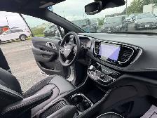 2025 Chrysler Pacifica Limited S CLEAN CARFAX CERTIFIED - Photo 25