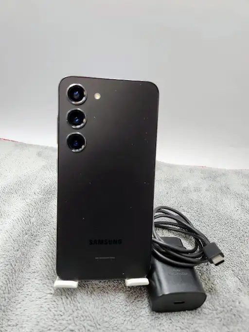 Samsung Galaxy S23 5g 128gb Black Mint Condition W/Charger