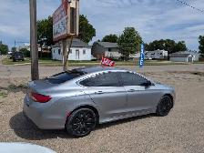 2015 Chrysler 200 - Photo 2
