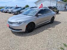 2015 Chrysler 200 - Photo 13
