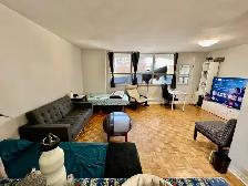 Room / Living Space for Rent – Downtown Toronto - Photo 7
