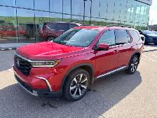 2025 Honda Pilot Touring AWD - Photo 2