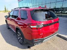 2025 Honda Pilot Touring AWD - Photo 4