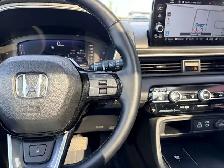 2025 Honda Pilot Touring AWD - Photo 18
