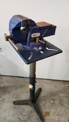 Swivel vise on stand for sale - Photo 2
