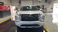 2023 Mitsubishi Outlander - Photo 2