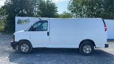 2017 Chevrolet Express - Photo 2