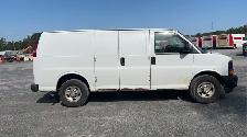 2017 Chevrolet Express - Photo 6