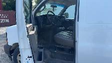 2017 Chevrolet Express - Photo 9
