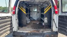 2017 Chevrolet Express - Photo 11
