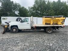 2017 Chevrolet Silverado 3500HD CC - Photo 8