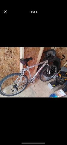 vélo montagne double suspension GT