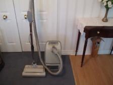 KENMORE VACUUM WITH POWERHEAD