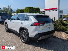 2025 Toyota RAV4 Hybrid Limited LIMITED, AWD, NEAR NEW BRAKES... - Photo 4