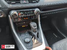 2025 Toyota RAV4 Hybrid Limited LIMITED, AWD, NEAR NEW BRAKES... - Photo 18