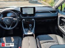 2025 Toyota RAV4 Hybrid Limited LIMITED, AWD, NEAR NEW BRAKES... - Photo 24