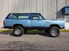 1985 Dodge Ram Charger Royal SE / 4x4 / 318ci RARE ! - Photo 8