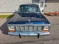 1985 Dodge Ram Charger Royal SE / 4x4 / 318ci RARE ! - Photo 12