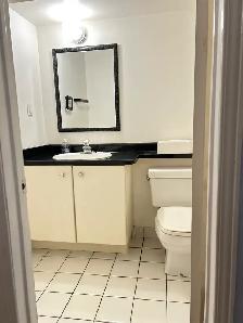 Bayview & Hyw7: 2Bed_2Bath_Seperate Entrance_Laundry_Storage - Photo 10
