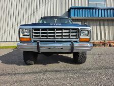1985 Dodge Ram Charger Royal SE / 4x4 / 318ci RARE ! - Photo 11