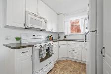 Available! Cobourg - Entire House for Rent! $2600   utilities. - Photo 11