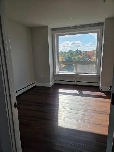 3 Bedroom Corner Unit available on Broad Street - Photo 4