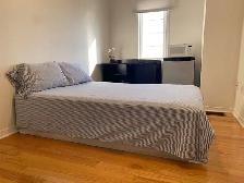 Room for rent, avail. on Sept 1, Eglinton & Kennedy, Mississauga - Photo 3