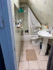 One Bedroom Apartment, Steps to Subway and Dufferin Mall - Photo 5