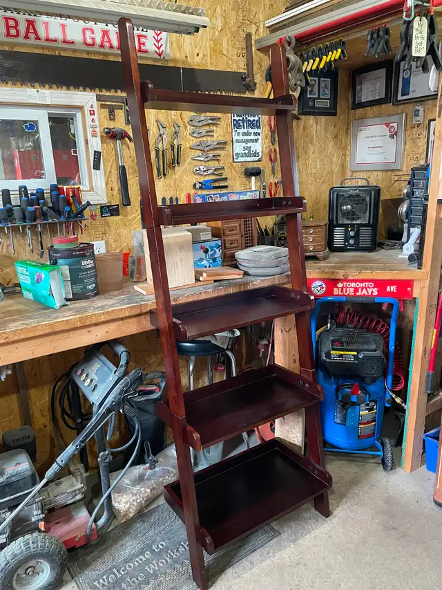 Wall shelf