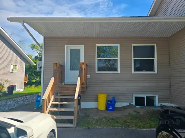 FOR RENT — Luxurious 1-Bedroom Apartment | Pembroke