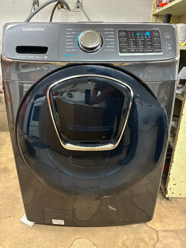 Samsung Washer $600 six months warranty (delivery not included)