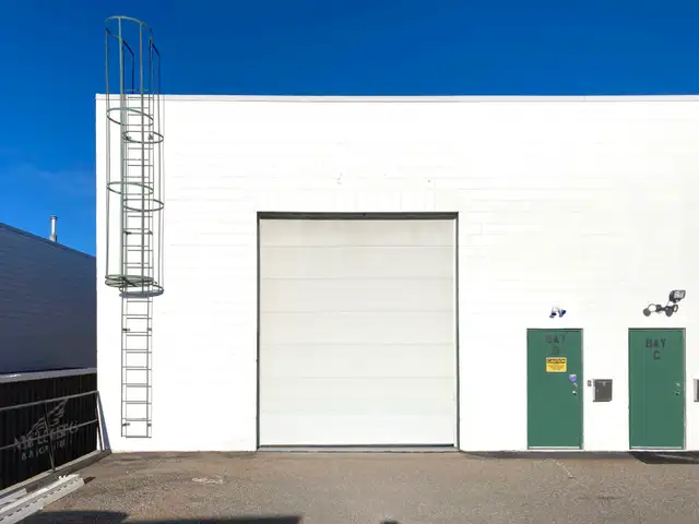 $5,300.00 / Month - Warehouse for rent. 2400 sq. ft. SE Calgary