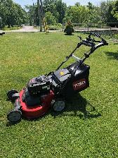 Toro 30' (21219) TimeMaster® w/ RWD Personal Pace Gas Lawn Mower - Photo 2