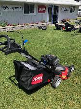 Toro 30' (21219) TimeMaster® w/ RWD Personal Pace Gas Lawn Mower - Photo 4