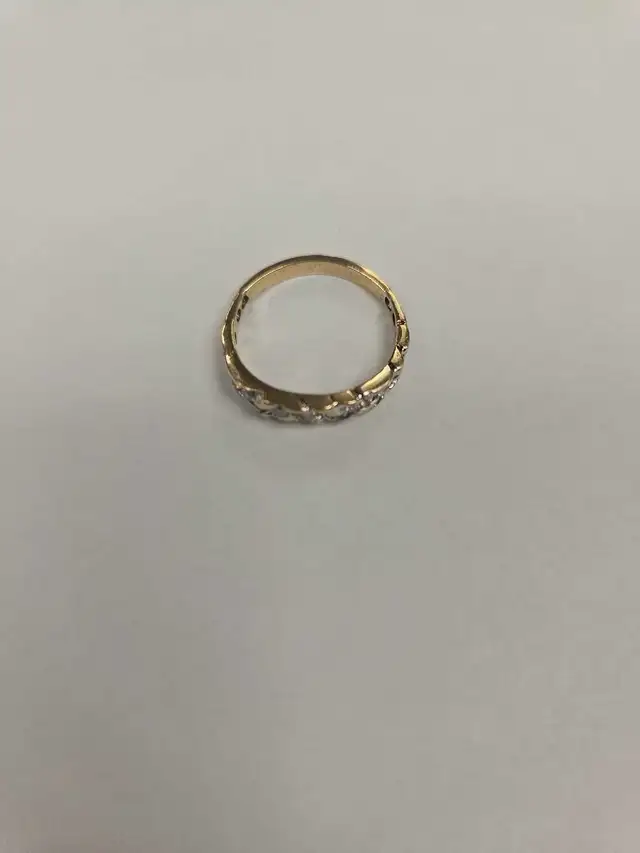 Bague en or 14k pierre blanche