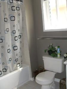 Cute room with own toilet, no Parking. Tel. 416-7217591 - Photo 3