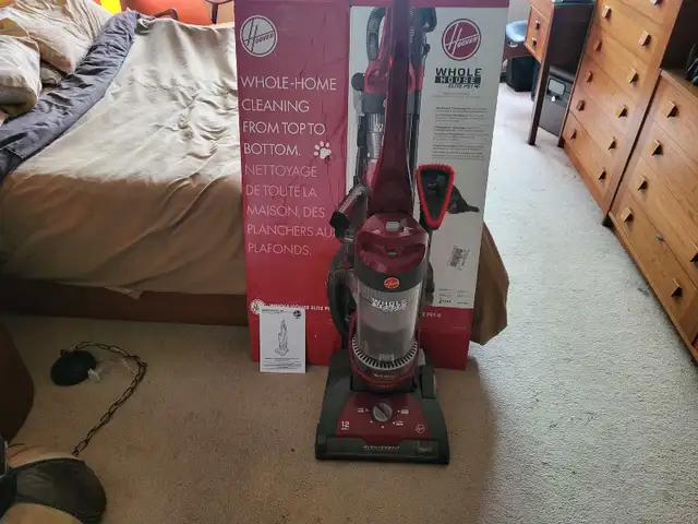 VACUUM UPRIGHT ( HOOVER)