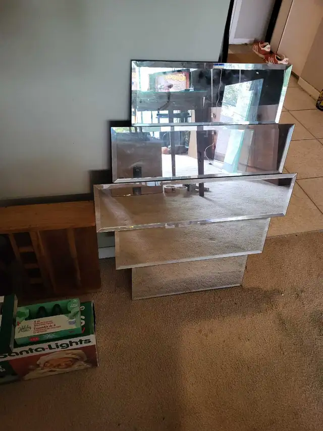 WALL MIRROR