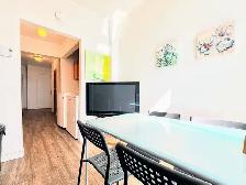 BEST Offer. GREAT Area. Clean, Safe! FREE Utilities. Comfy Room! - Photo 8