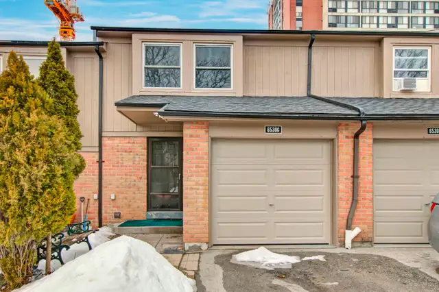 HUGE 4 DEN Townhouse for Rent for Lease (Meadowvale)