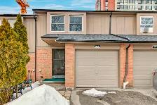 HUGE 4 DEN Townhouse for Rent for Lease (Meadowvale)