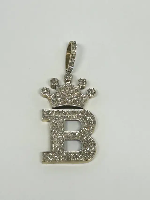 10k Inatial B Crown Pendant