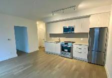 YONGE RICH 1-bedroom Den for rent $2,500 /month Hydro - Photo 3